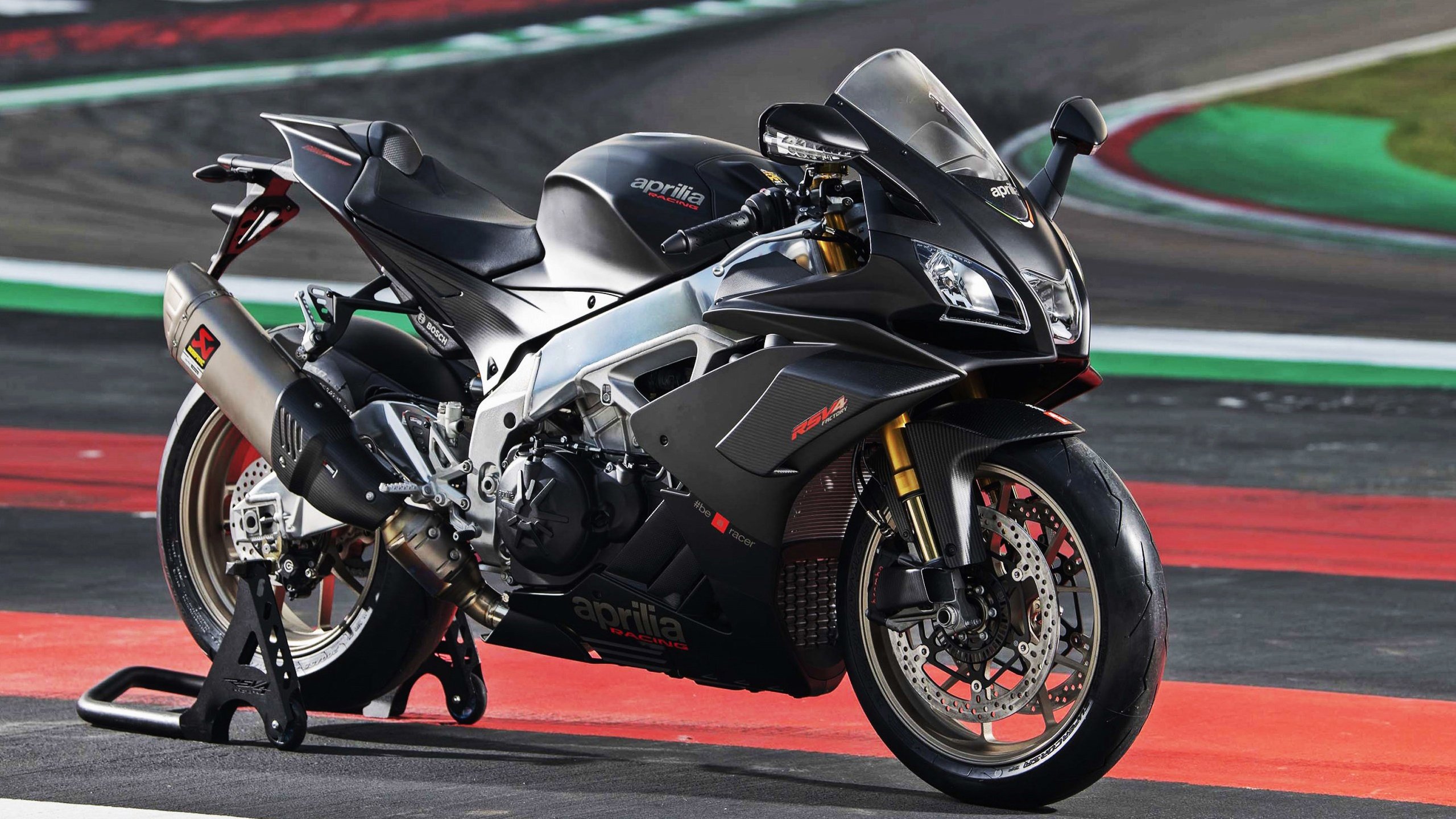 中国三人篮球男队展现拼搏精神 持续提升战力，中国队三人篮球队员