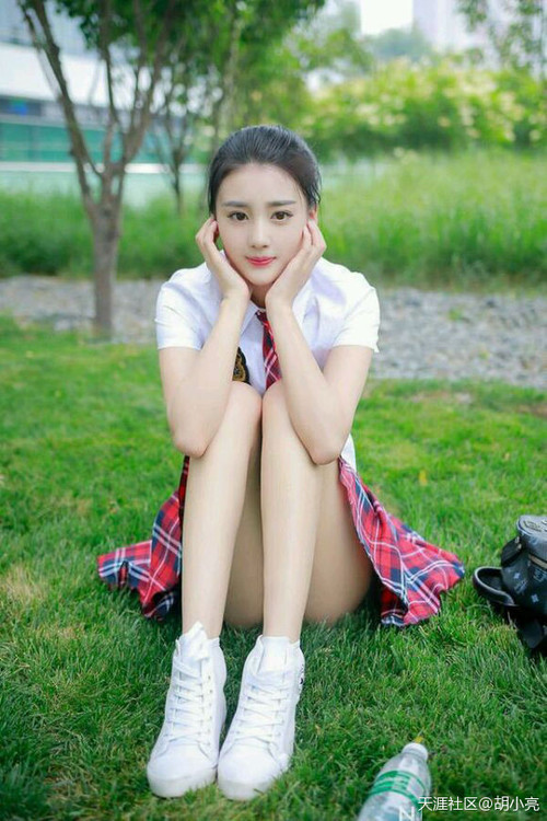 尤文图斯前场压迫制造连续机会,尤文图斯 主场