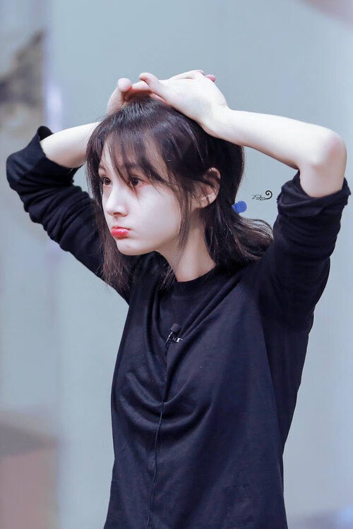 田径比赛现场火爆比赛场面跌宕起伏，田径比赛视频播放